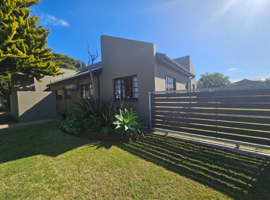 3 Bedroom Property for Sale in Stilbaai Wes Western Cape